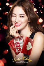 Laneige_Lucky_Holiday_Palette_Model500X750_ENG
